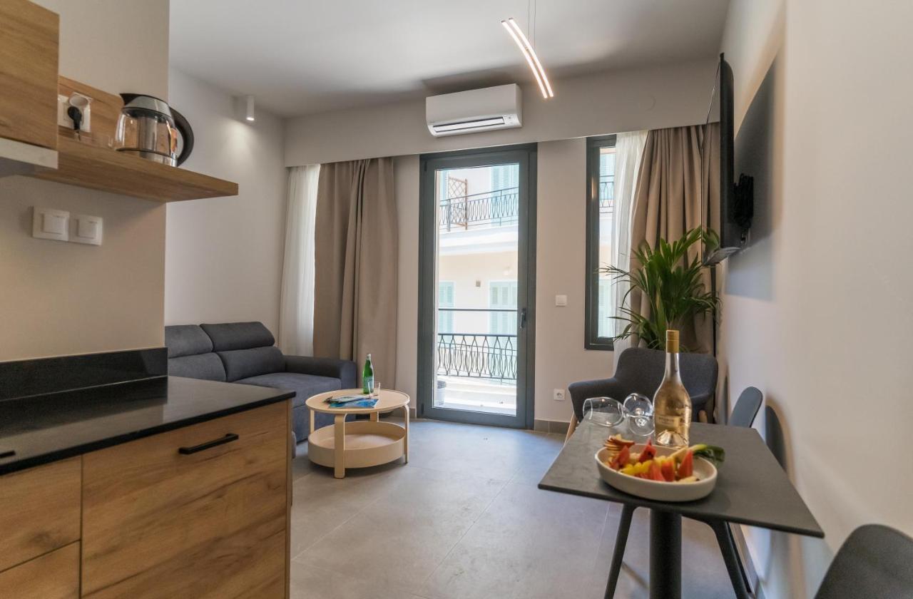 Jacuzzi Suite Piazza Dei Leoni Heraklion  Exterior photo